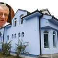 Ovu plavu vilu je kupio Vojislav Šešelj: Ima 345 kvadrata i evo gde se nalazi i koliko je koštala: Na zidu imao i svetleći…