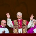 Prsten vredan bogatstvo, papamobil i pola miliona vera: Pogledajte šta sve dobija novi papa