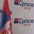 Srpska lista: U Kosovskoj Mitrovici fotografisali srpsku decu i delili im kosovske zastave