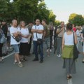 Pančevci protestuju zbog "represije policije" tokom odavanja pošte nastradalima