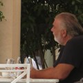 (Video) Uhvatili smo Bobu Živojinović u Crnoj Gori: U restoranu uživa u ručku i vinu: A svi se pitaju gde je Brena