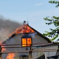 (Video) Ogroman požar bukti kod Novog Sada! Crni, gusti dim vidi se iz centra, odjekuju detonacije: Na terenu sve vatrogasne…