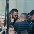 Srceparajući kadrovi iz Sarajeva! Marko Rokvić neutešan zbog Halidove smrti, teši njegovog sina Dina, a s njima je i ovaj…