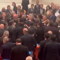Napeta rasprava o budžetu – tuča poslanika nakratko prekinula sednicu turskog parlamenta
