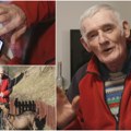 (Foto/video) Čiča sa Mokre Gore poludeo za Fejsbukom, deda Vide postao internet zvezda, napravio i selfi-štap kakvog nema…