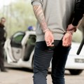 Brutalan napad na ulici: Pretukli starca i oteli mu 250.000 dinara