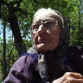 (Foto) "Ako mi se smuči, padnem pa nastavim dalje!" Baka Milanka gazi stotu i ima 100 članova porodice: Otkrila tajnu…