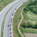 Iz tri okruga 60 automobila pošlo za Beograd