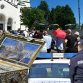 Haos u redu za celivanje Pojasa Presvete Bogorodice: Policija hitno intervenisala ispred Hrama Svetog Save