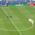 Меч Норвешке и Енглеске почео на најтужнији начин, читав стадион се опростио од преминулог фудбалера