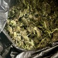 Akcija policije u Čačku: Uhapšena dvojica osumnjičenih kod kojih je pronađena droga i kreatin