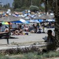 Cena iznajmljivanja ležaljki na plažama u Grčkoj dovodi inspektore