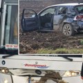 Haos kod Begeča: Sudar autobusa i automobila, ima povređenih (foto sa lica mesta)
