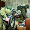Okupacioni vojnici pljačkaju novac iz palestinskih domova u Gazi i na Zapadnoj obali