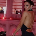 Srpska glumica (34) u haljini sa golim leđima do zadnjice i ogromnim šlicem Popustile joj kočnice kao nikad dosad: "Ne izlazim…