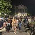 Kragujevčani u znak podrške: Protest ‘srcem za Novi Sad’ održan na Đačkom trgu (FOTO)