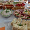 Čvarci, kulen, pršuta i slanina su LUKSUZ: Pogledajte CENE i razmislite šta ćete poslužiti gostima za slavu