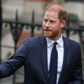 Portparol princa Harija: Nova biografija predstavlja "poremećenu zaveru"