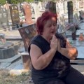 Živi na groblju da bi mu kupila pelene! Ružica iz Kaća nema krov nad glavom, čeka je teška operacija, a njena žrtva za…
