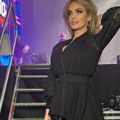 Trudna pevačica grupe koju Srbija obožava! Ušetala na binu, pa saopštila publici srećne vesti