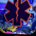 Zadobio povredu glave i leđa! Saobraćajna nesreća u Železniku: Oboren motociklista (50), hitno prevezen u Urgentni centar