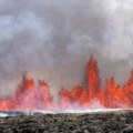 Vulkan na Islandu već drugi dan izbacuje lavu i dim