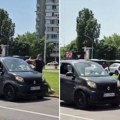Makljaža na Novom Beogradu: Potukla se dva vozača, prolaznik pokušavao da ih razdvoji (Video)