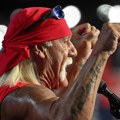 Hemijskom probušio vazdušni jastuk: Hogan Hulk izvukao i spasio devojčicu iz prevrnutog automobila