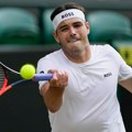 Najveća teniska senzacija leta koju slavi i Novak Đoković, 4. teniser sveta nokautiran pred domaćom publikom!