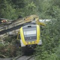 Najmanje četiri osobe poginule a 34 povređene u železničkoj nesreći u Nemačkoj