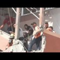 (Uznemirujuće) bomba direktno pogodila bolnicu U gazi: Kamere zabeležile jeziv udar granate na lekare koji su vadili ljude iz…