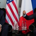 Zelenski, Tramp i Makron razgovarali na marginama sastanka G7 u Evijanu