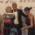 Меган Маркл "понижена" пред камерама: Овај човек ју је тако изигнорисао да је свима било непријатно, а Хари све гледао