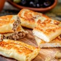 Nema gladi posle ovoga: Muške palačinke sa mesom i sirom su pravi gurmanski obrok!