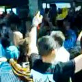Za njih žurka ne prestaje: Neverovatna scena sa buvljaka u Novom Sadu (Video)