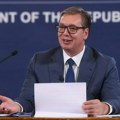 Vučić: Početkom decembra 10.000 dinara korisnicima socijalne pomoći, studentima i penzionerima popust za vozne i avio-karte