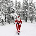 Rodno mesto Deda Mraza: Čaroban gradić na severu Finske mami zimskom idilom (VIDEO)