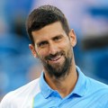 A gde je Jelena? Novak prošetao Kotorom sa jednom od najlepših žena sveta, isplivao snimak