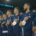 Čista emocija! Košarkaši kao jedan otpevali "Bože pravde": U Parizu se orila himna Srbije! Da se naježiš! (VIDEO)