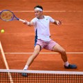 Dobri duh Kasper protiv Sinera, Rima i Italije