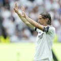 Kraj jedne ere u Madridu - "Bernabeu" se oprašta od Modrića i Ančelotija FOTO