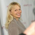 "Goli pištolj" se vraća: U glavnoj ulozi Lijam Nison i Pamela Anderson VIDEO