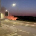 U toku gašenje požara kod Leteksovog mosta na Bulevaru Nikole Pašića