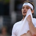 Iznenađenje u Parizu: Eliminisan četvrti teniser sveta