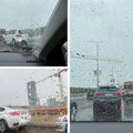 Dva udesa kod Gazele na manje od km razmaka: Bmw švajcarskih tablica se sudario sa golfom, stvaraju se gužve