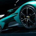 Omiljeni auto Džejmsa Bonda gubi milione: Hibridni model spasava legendarni Aston Martin