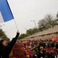 Blizu 1.000 privedenih na demonstracijama u Francuskoj, u Marseju opljačkane dve zlatare