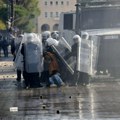 Albanija uvodi kazne od 5.500 evra za one koji oštete tuđu imovinu tokom demonstracija