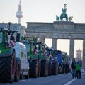 Haos u Berlinu, 3.000 traktora, 2.000 kamiona, 10.000 ljudi: Organizovan veliki protest, vikali ministru - Gubi se