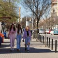 Još malo, pa letnji dan u Paraćinu: Sugrađani bez viška odeće prvi put na ulici (Foto)